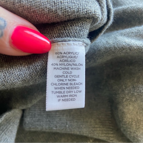 Gray sweater - Picture 5 of 5